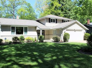1068 W Mill Dr, Highland Hts, OH 44143