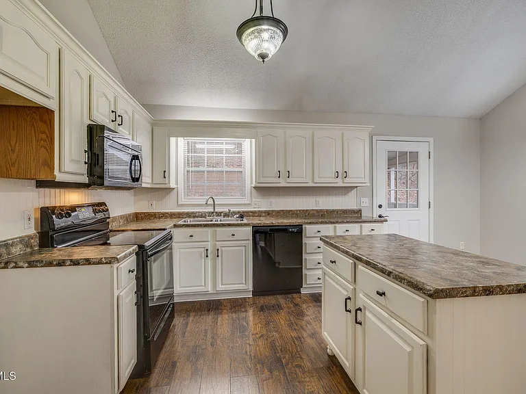 3817 Rockford St — Photo 13
