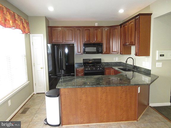 5th image of 3865 Eisenhower Ave