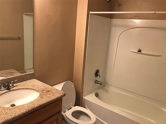 5th image of 997 SW 15th St #1