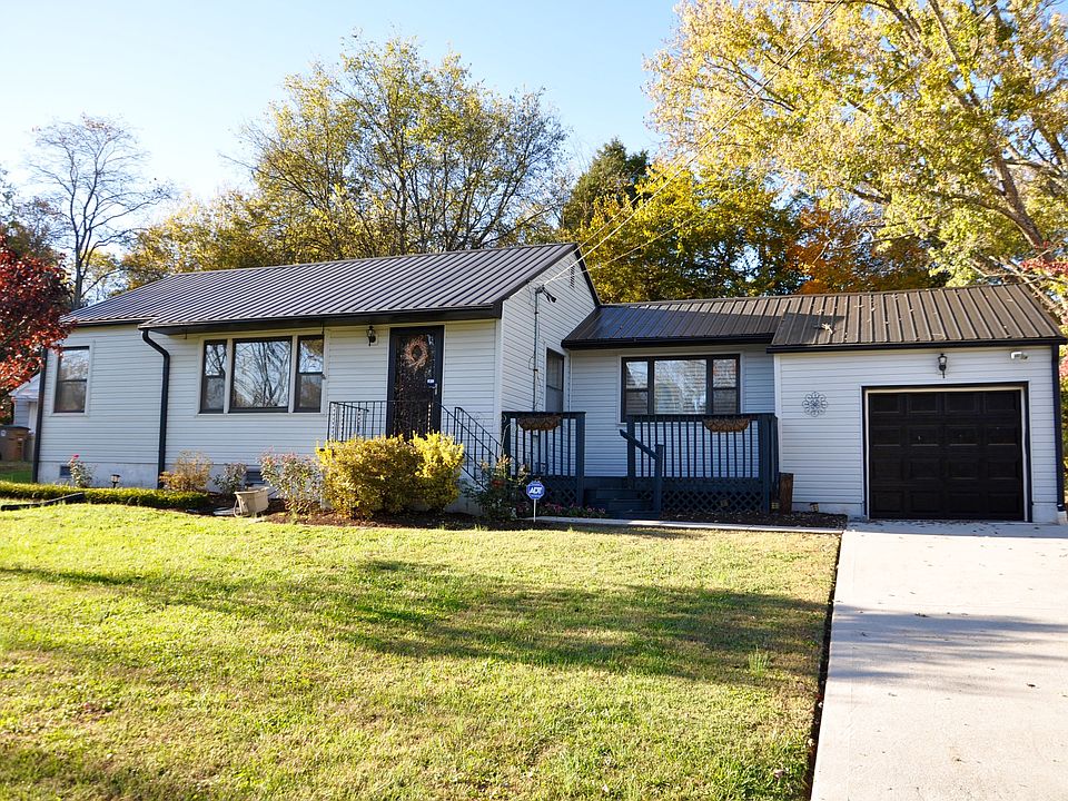 1st image of 1409 Charles Dr