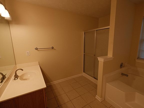 5th image of 690 Meadow Walk Ave