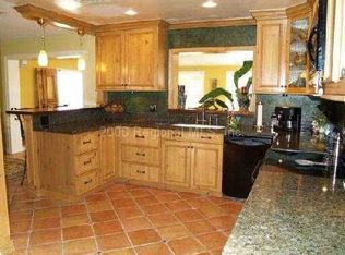 332 Palmetto Dr, Lake Park, FL 33403