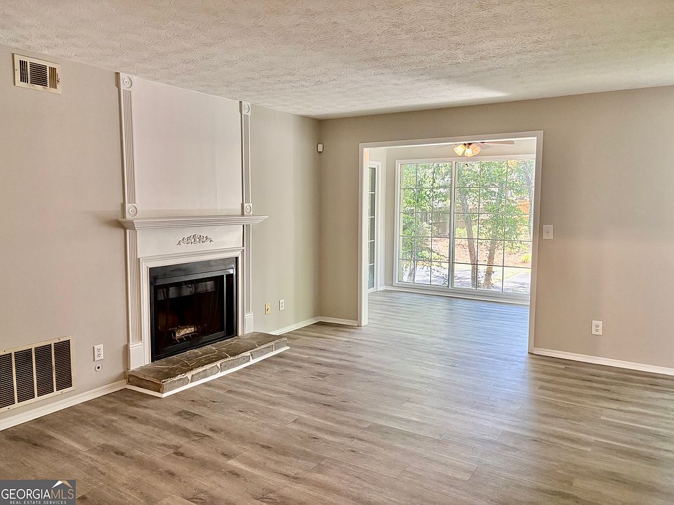 1st image of 1380 Brockett Pl