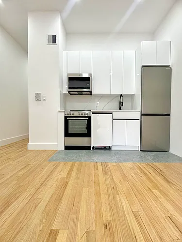 597 Grand Ave #2HH Photo 1