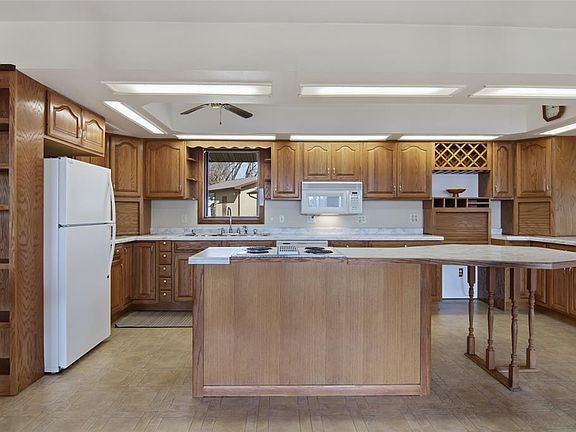 3rd image of 3418 Remington Road