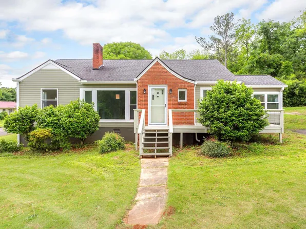 107 Hillside Dr, Talladega, AL 35160