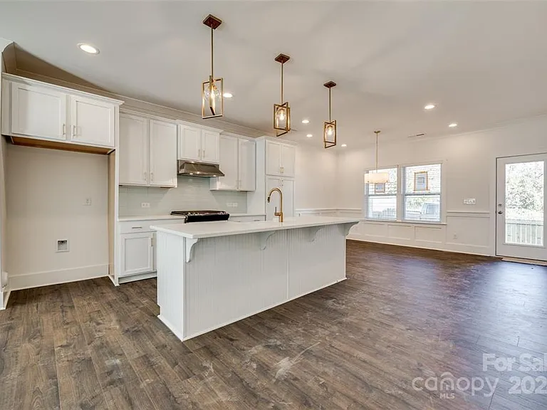 1237 Eastway Dr — Photo 14