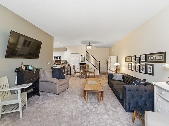 4th image of 3910 NE Raintree Ln