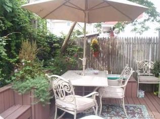 75 California St, Long Beach, NY 11561