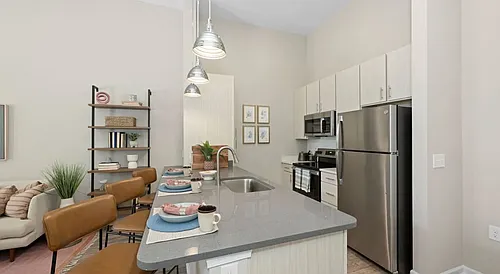1001 Tyvola Photo 1