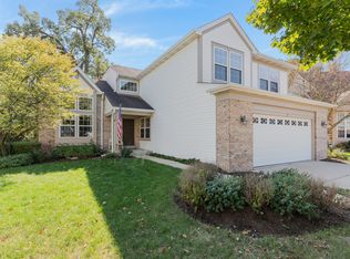 11 Vernon Ct, South Elgin, IL 60177