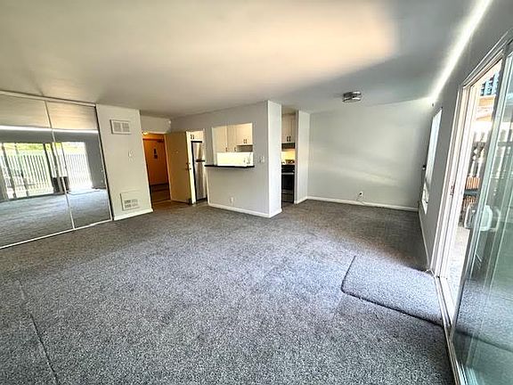 4th image of 928 Peninsula Ave APT 201