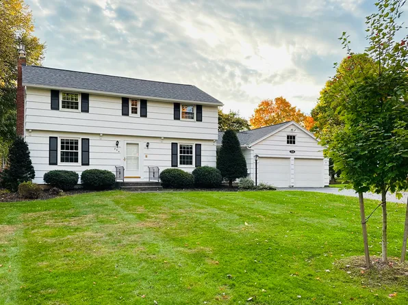 224 London Rd, Webster, NY 14580