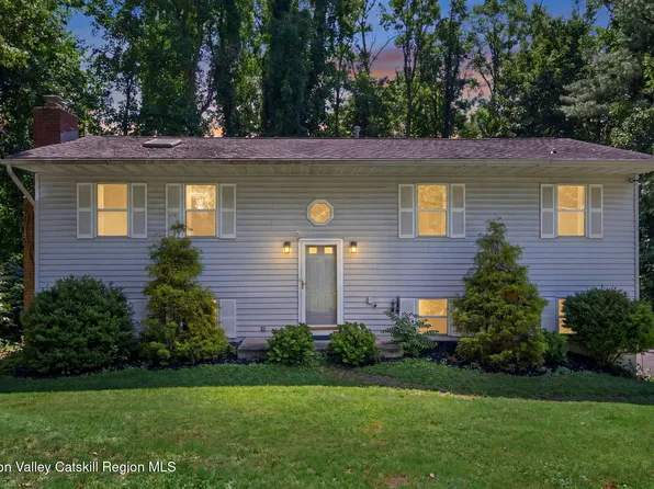 2 Verven Rd, Poughkeepsie, NY 12603
