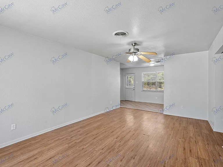 3204 Caribbean Dr — Photo 2