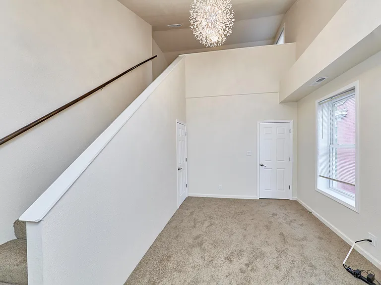 1421 N Park Pl — Photo 47