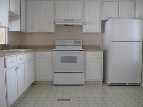 2nd image of 820 Calamondin Ct