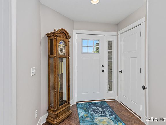 5th image of 10187 E Crossroads Cir SE