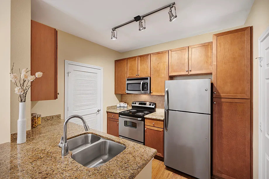 Camden Amber Oaks — Photo 2