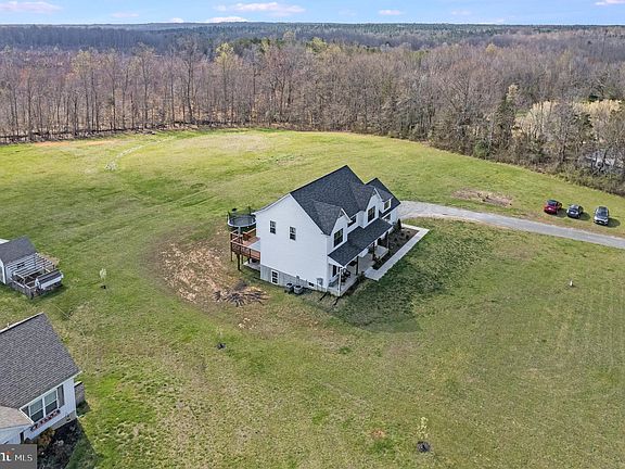 3rd image of 8821 Jennings Ln
