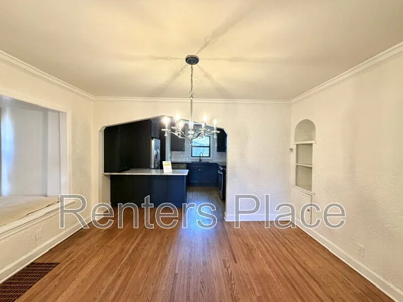3 bed, 2.0 bath, 1402 sqft, $1,795 — Photo 4