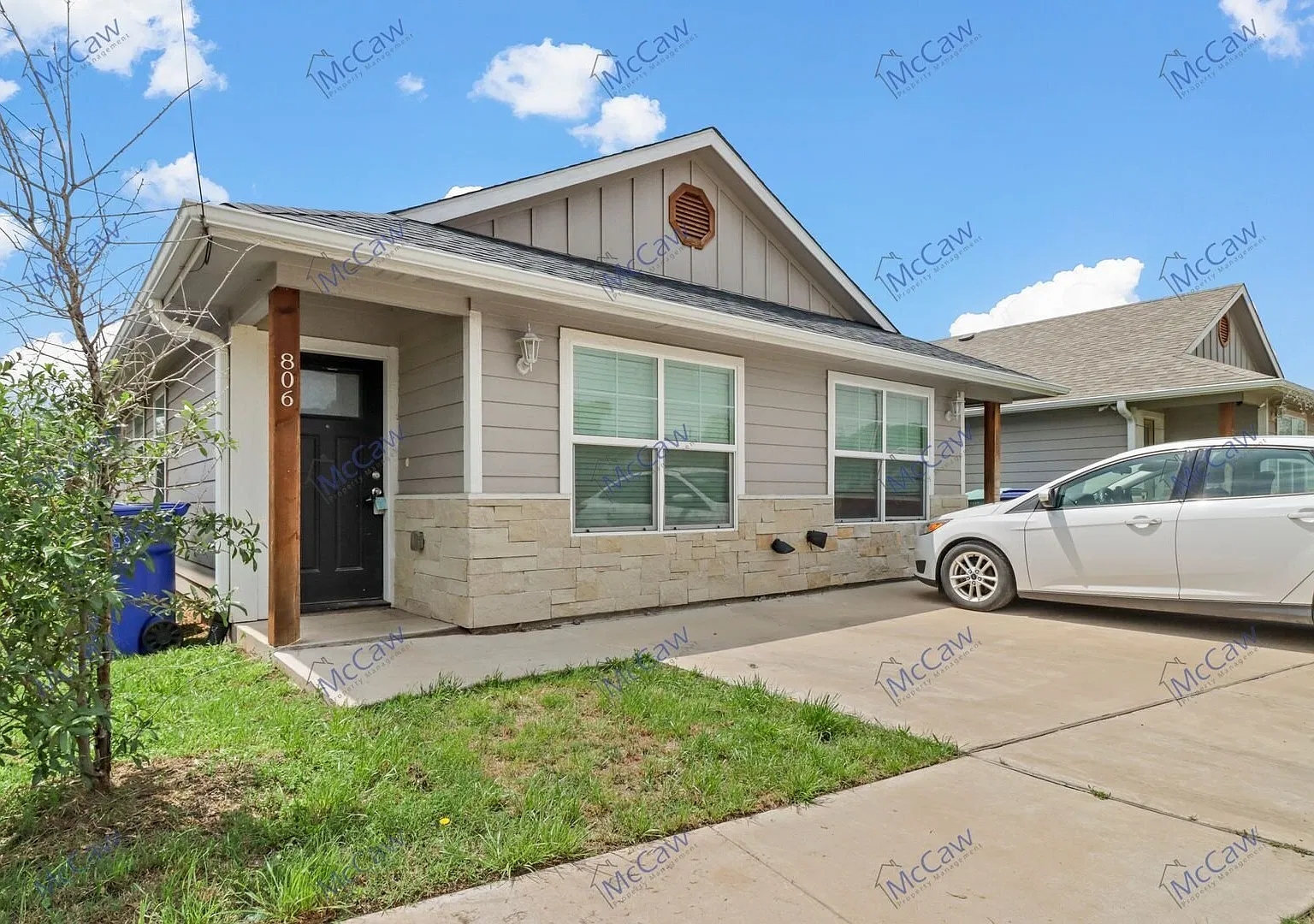 Wonderful 3/2 Duplex In Sherman! **Vouchers Welcome — Photo 2