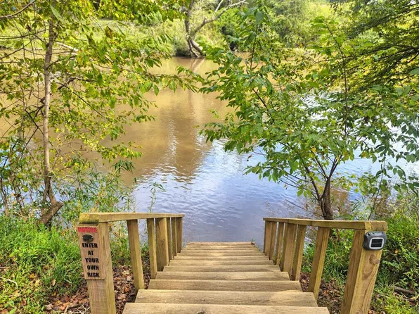 816 Navaho Way, Ellijay, GA 30540