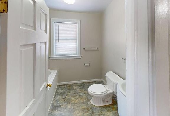 4th image of 311 N 12th St