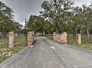 209 Trails End, La Vernia, TX 78121