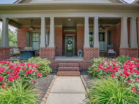 2nd image of 6139 Stillwater Pl