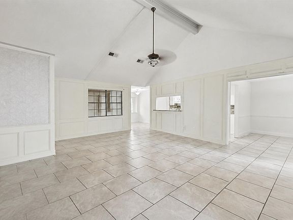 5th image of 208 Cliffbrook Ln