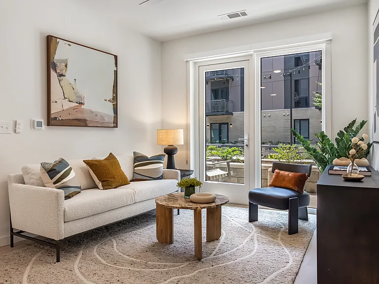 Vista At Councill Square — Photo 10