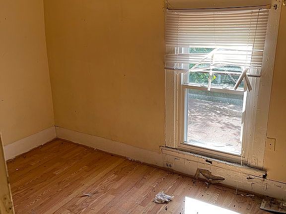 2nd image of 5620 Kennerly Ave