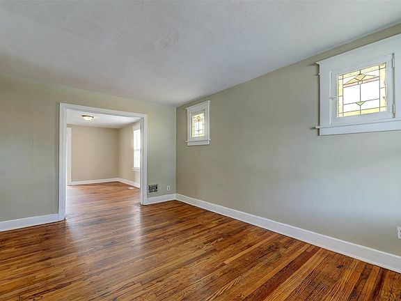 5th image of 2745 Harrys Ln