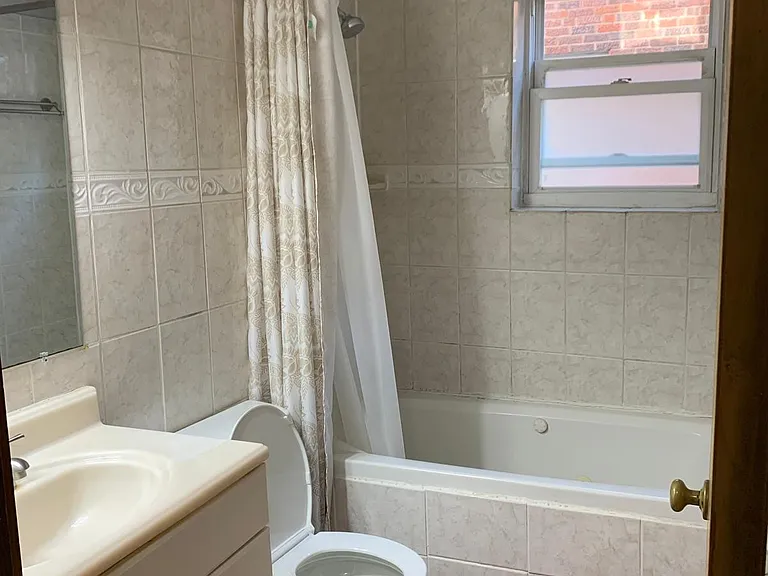 7109 Dartmouth Ave — Photo 4