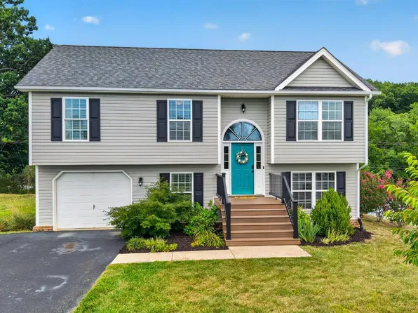 11 Crystal Ln, Evington, VA 24550