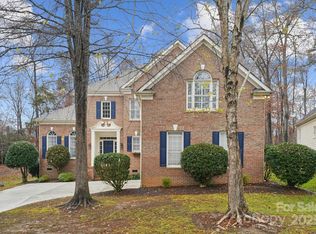 3217 Twelve Oaks Pl, Charlotte, NC 28270