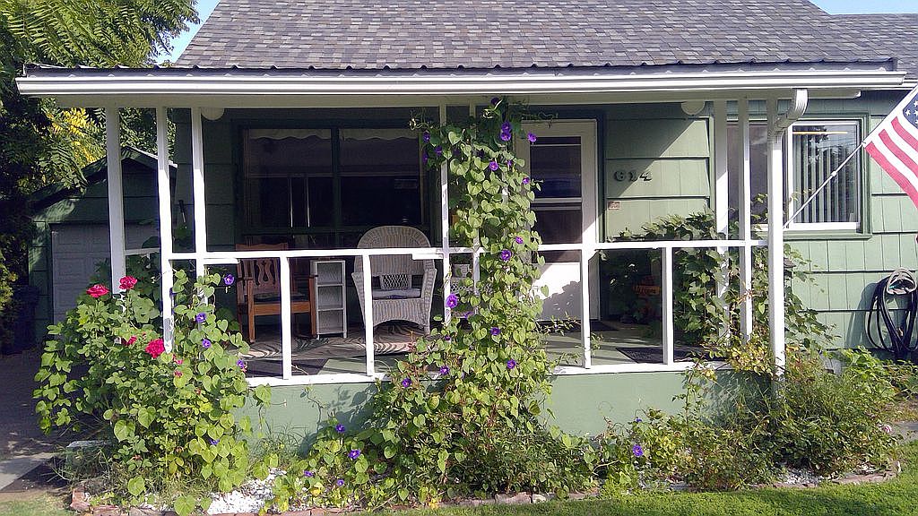 614 SW 2nd St, College Place, WA 99324 Zillow