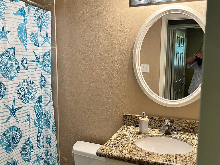319 S Kenwood Ln #1 — Photo 21