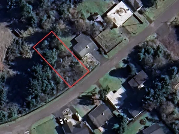 284 Mast Ave NW, Ocean Shores, WA 98569