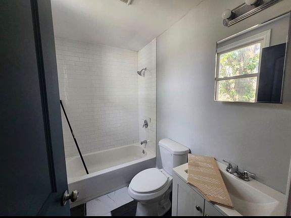 4th image of 8 William St #2F