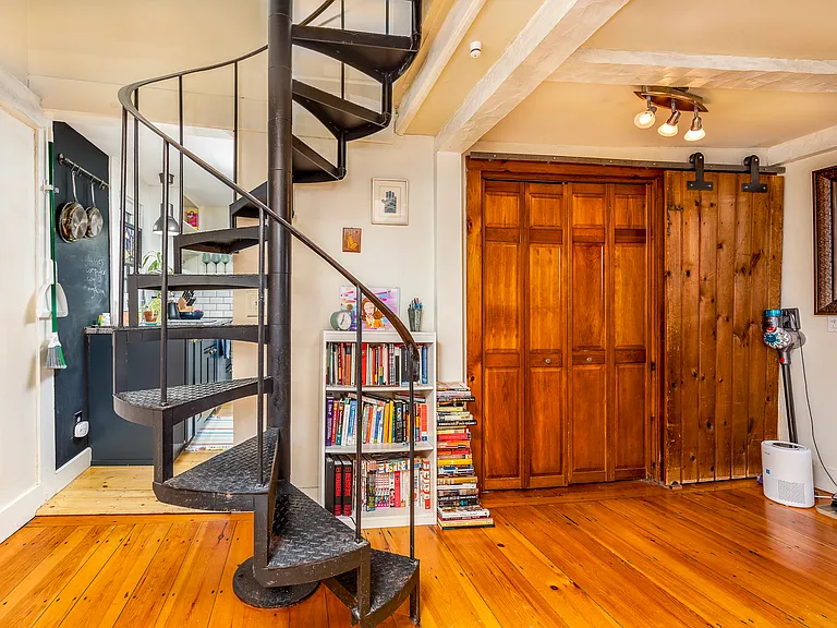 14 Nicholson Hl #B — Photo 6