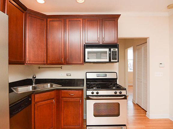 4th image of 3246 N Clifton Ave APT 3E