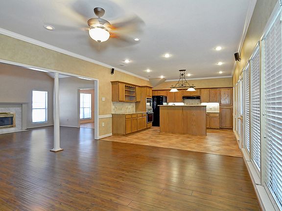 4th image of 7210 Shawn Dr