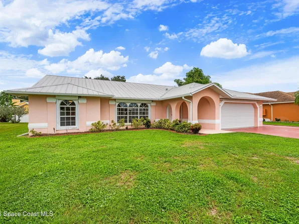 949 Carnation Dr, Sebastian, FL 32958