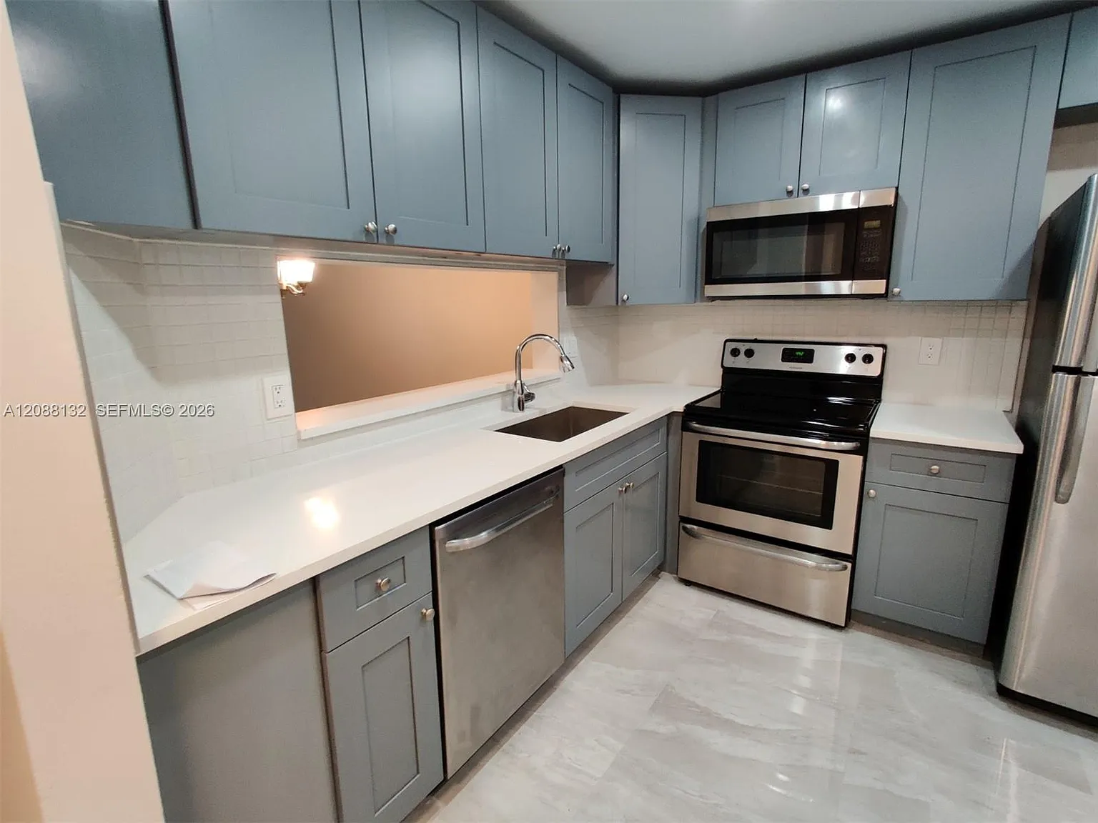 Palm Village Condo — Photo 3