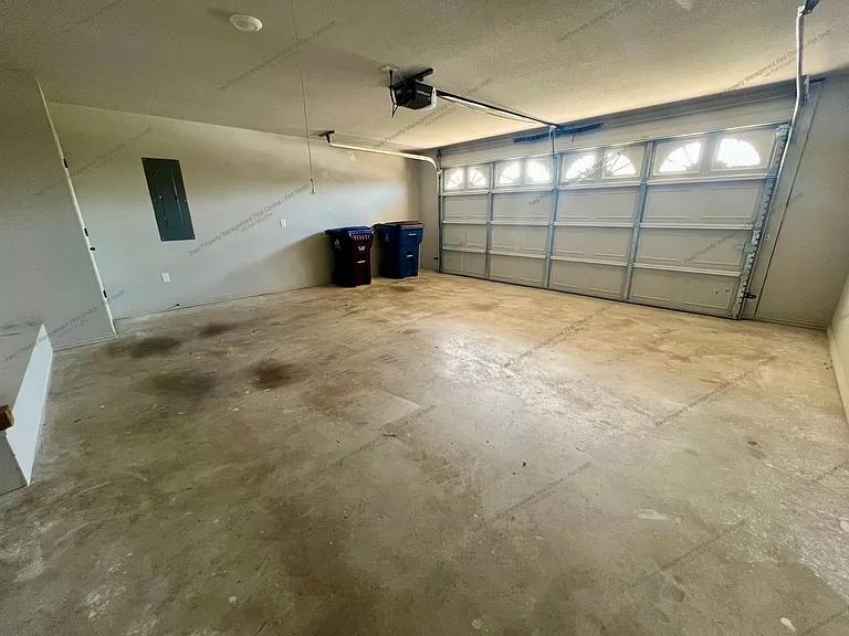 9007 Hawthorne Ln — Photo 31