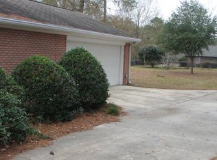 201 Newmont Dr, Eufaula, AL 36027