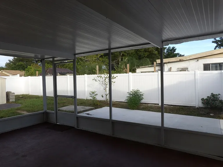 2337 Greenwood St — Photo 23